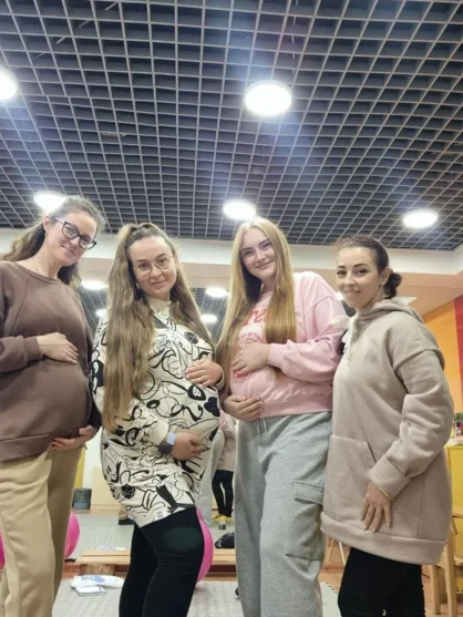 Беременная женщина выбирает план рождения ребенка